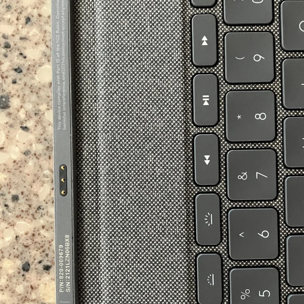 Gray Keyboard with magnetic connector for IPad